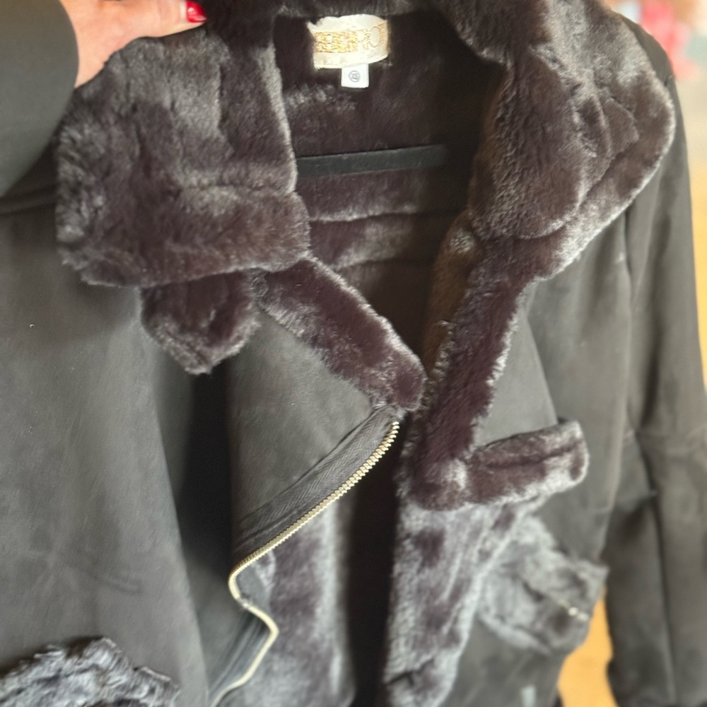 Luxurious Black Faux Fur Women's Jacket
New never worn
